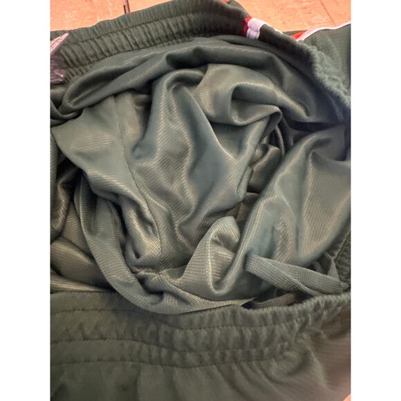 University of Miami Hurricanes men’s shorts 2XL 2XG like new condition - Picture 6 of 6